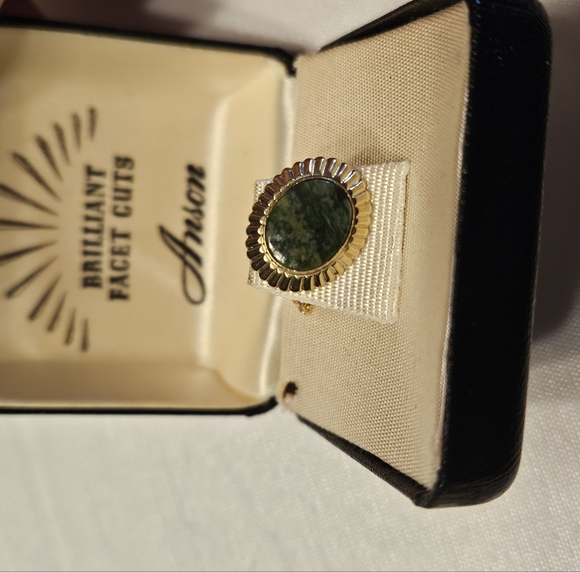 Vintage Agate Stone Tie Tack in a Gold-Tone Setting With T Bar and Chain - Picture 10 of 13